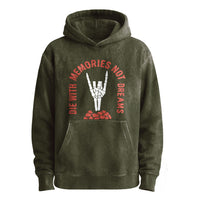 „Stirb mit Erinnerungen, nicht mit Träumen“-Hoodie